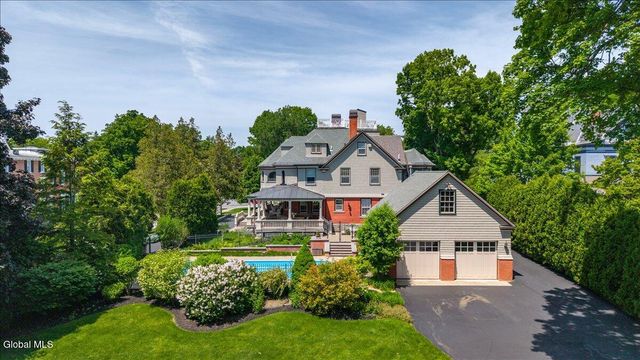 720 N Broadway, Saratoga Springs, NY 12866