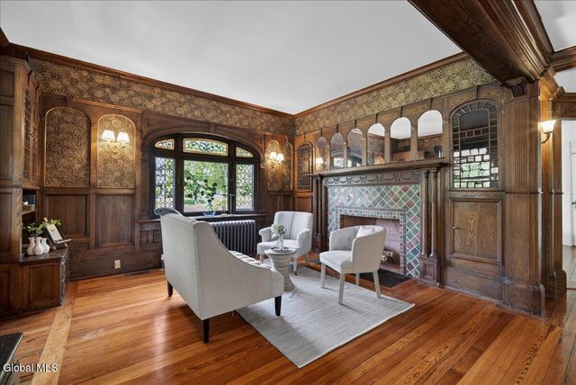 720 N Broadway, Saratoga Springs, NY 12866