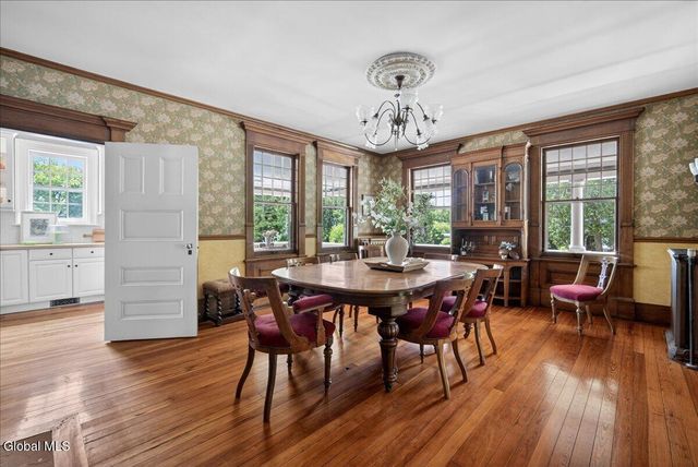 720 N Broadway, Saratoga Springs, NY 12866