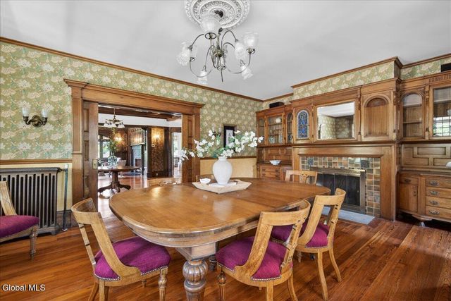 720 N Broadway, Saratoga Springs, NY 12866