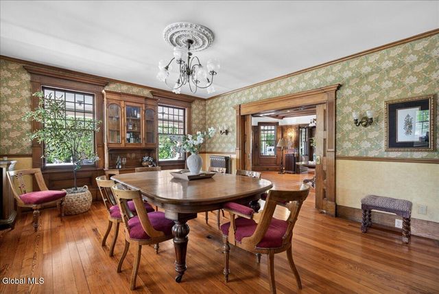 720 N Broadway, Saratoga Springs, NY 12866