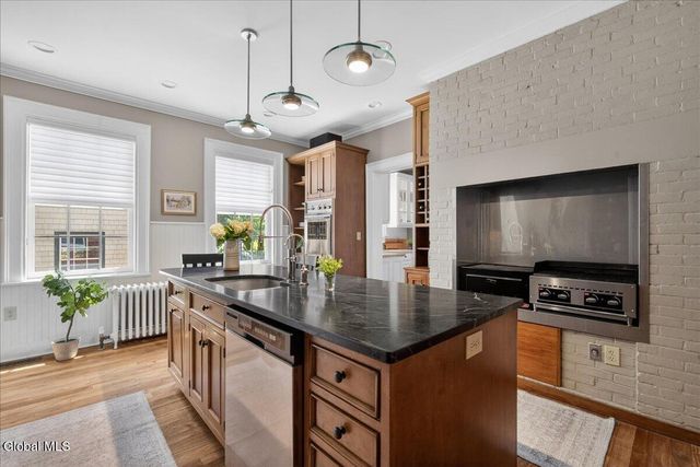720 N Broadway, Saratoga Springs, NY 12866
