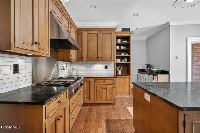 720 N Broadway, Saratoga Springs, NY 12866