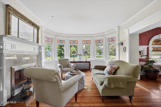 720 N Broadway, Saratoga Springs, NY 12866