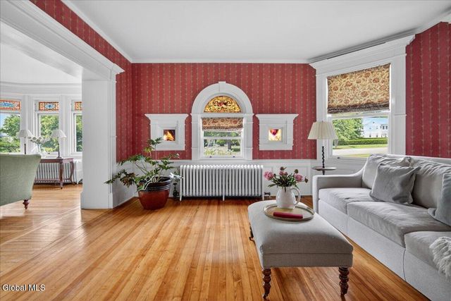 720 N Broadway, Saratoga Springs, NY 12866