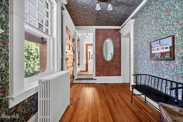 720 N Broadway, Saratoga Springs, NY 12866