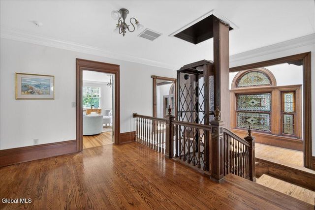 720 N Broadway, Saratoga Springs, NY 12866