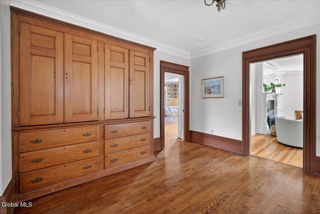720 N Broadway, Saratoga Springs, NY 12866