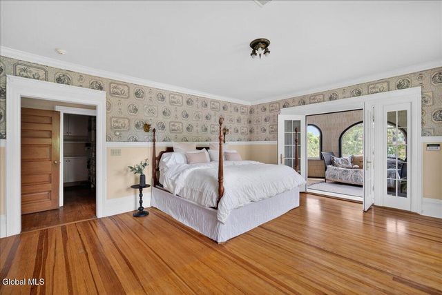 720 N Broadway, Saratoga Springs, NY 12866