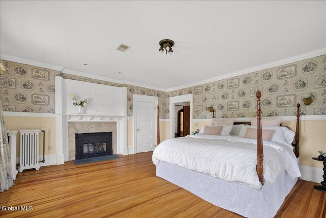 720 N Broadway, Saratoga Springs, NY 12866