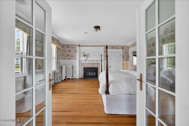 720 N Broadway, Saratoga Springs, NY 12866