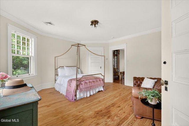 720 N Broadway, Saratoga Springs, NY 12866