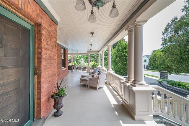 720 N Broadway, Saratoga Springs, NY 12866