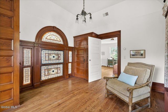720 N Broadway, Saratoga Springs, NY 12866
