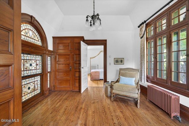 720 N Broadway, Saratoga Springs, NY 12866