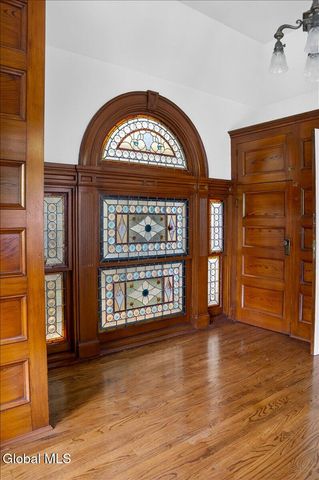 720 N Broadway, Saratoga Springs, NY 12866