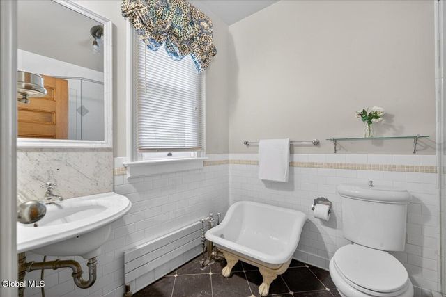 720 N Broadway, Saratoga Springs, NY 12866