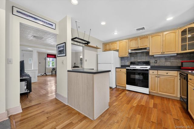 250 Rombout Avenue, Beacon, NY 12508