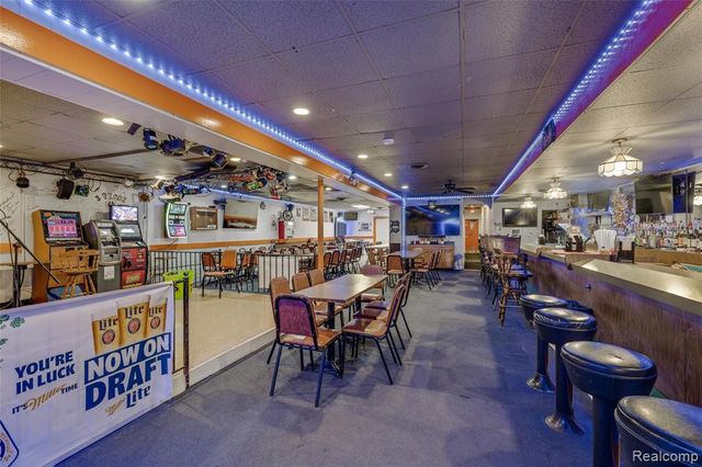844 E 10 Mile Road, Hazel Park, MI 48030