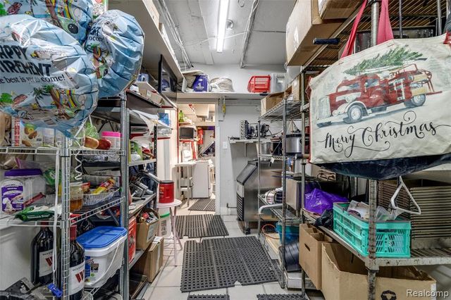 844 E 10 Mile Road, Hazel Park, MI 48030