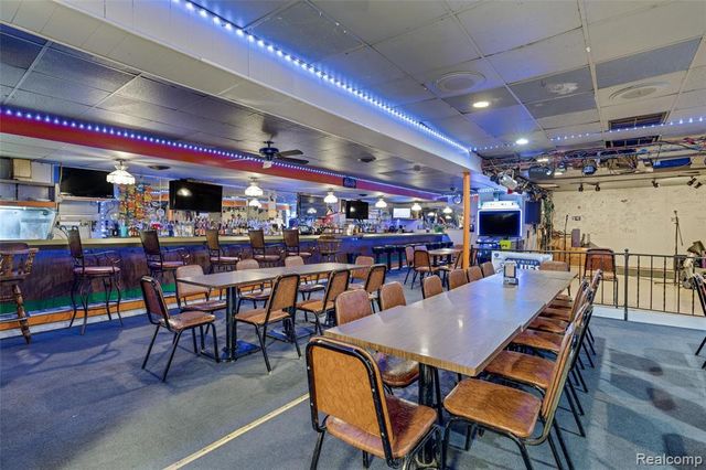 844 E 10 Mile Road, Hazel Park, MI 48030