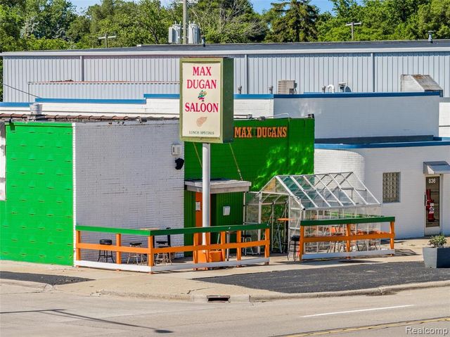 844 E 10 Mile Road, Hazel Park, MI 48030