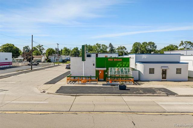 844 E 10 Mile Road, Hazel Park, MI 48030