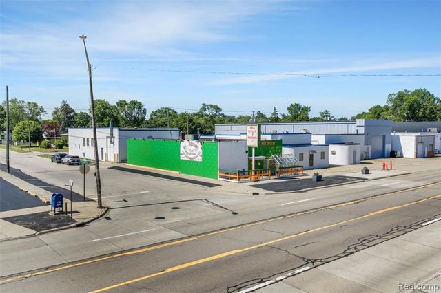 844 E 10 Mile Road, Hazel Park, MI 48030