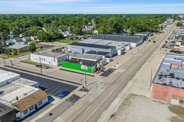 844 E 10 Mile Road, Hazel Park, MI 48030