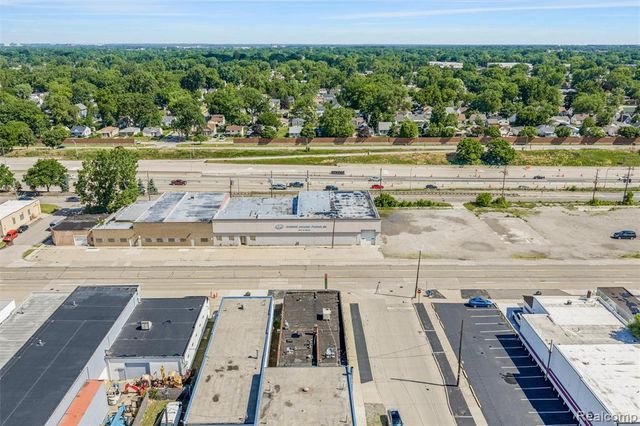 844 E 10 Mile Road, Hazel Park, MI 48030