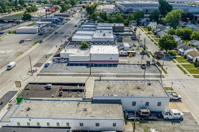 844 E 10 Mile Road, Hazel Park, MI 48030