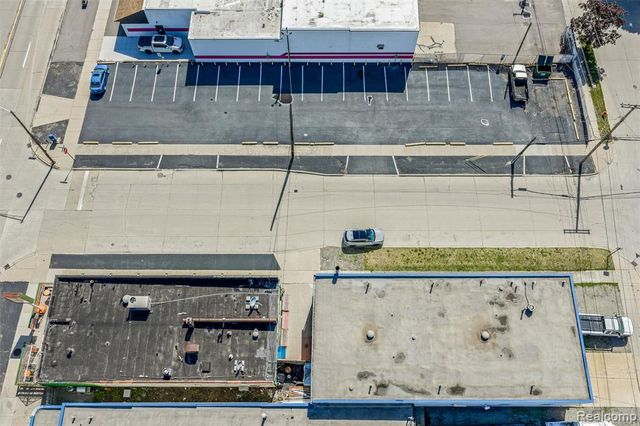 844 E 10 Mile Road, Hazel Park, MI 48030