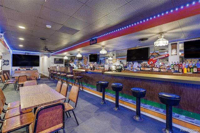 844 E 10 Mile Road, Hazel Park, MI 48030