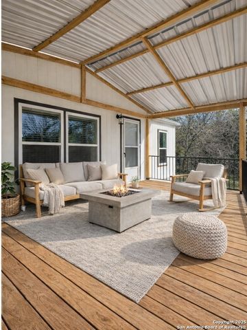 563 Oak Trail, Canyon Lake, TX 78133