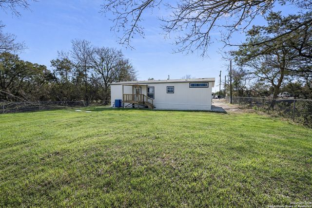 563 Oak Trail, Canyon Lake, TX 78133