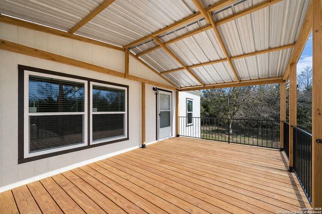 563 Oak Trail, Canyon Lake, TX 78133