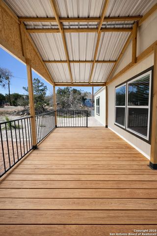 563 Oak Trail, Canyon Lake, TX 78133