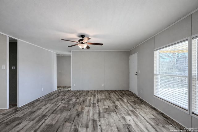 563 Oak Trail, Canyon Lake, TX 78133