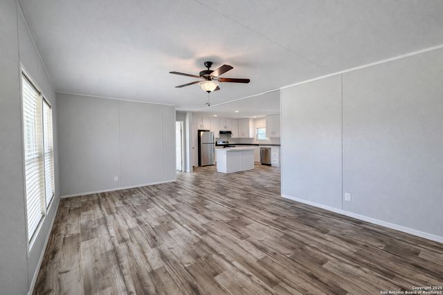 563 Oak Trail, Canyon Lake, TX 78133