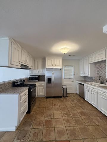 1234 S Gardenia Drive, Houston, TX 77018