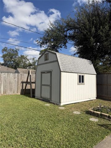 1234 S Gardenia Drive, Houston, TX 77018