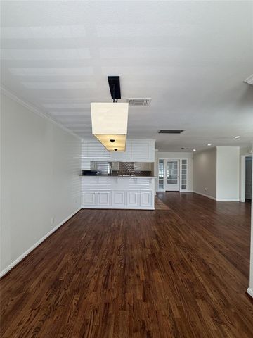 1234 S Gardenia Drive, Houston, TX 77018