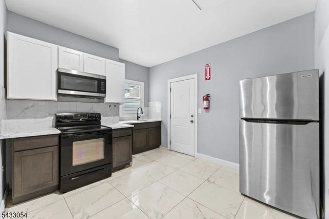 101 Lafayette St, Paterson City, NJ 07501