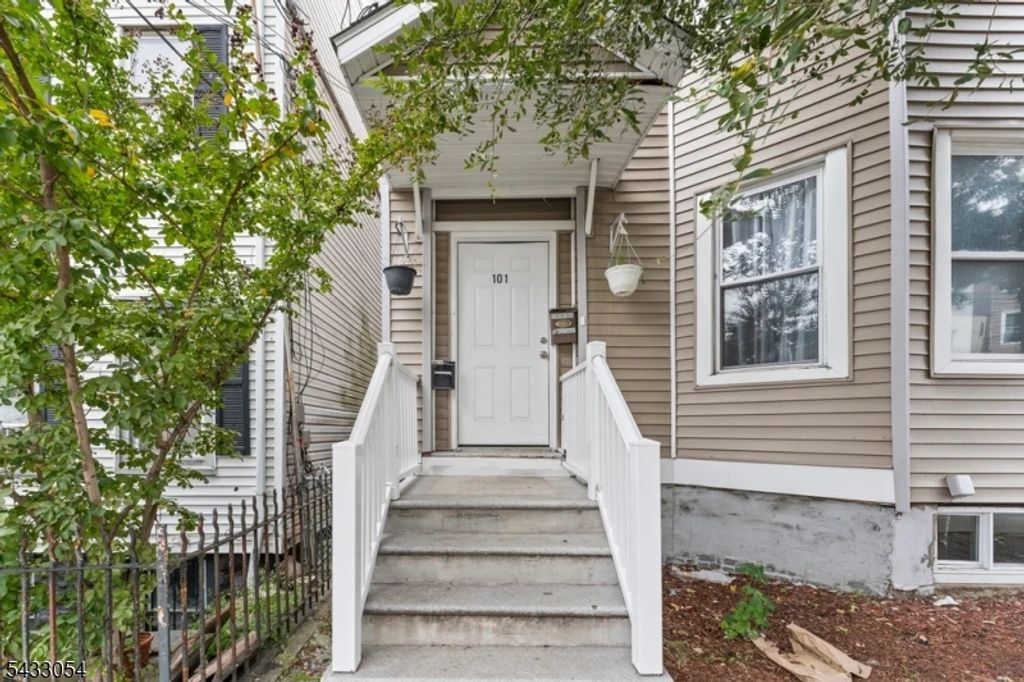 101 Lafayette St, Paterson City, NJ 07501