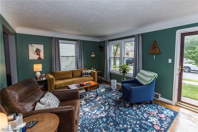 4425 W 10th Street, Cleveland, OH 44109