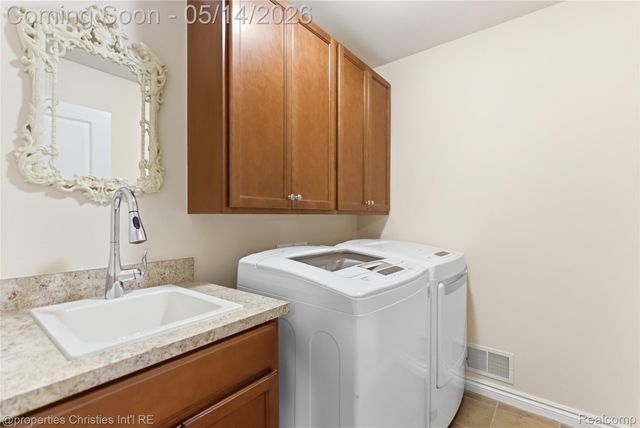 2213 Bridge Water 1, Oxford Charter Township, MI 48371