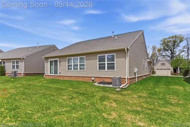 2213 Bridge Water 1, Oxford Charter Township, MI 48371