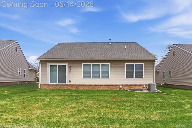 2213 Bridge Water 1, Oxford Charter Township, MI 48371
