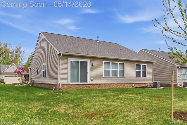 2213 Bridge Water 1, Oxford Charter Township, MI 48371