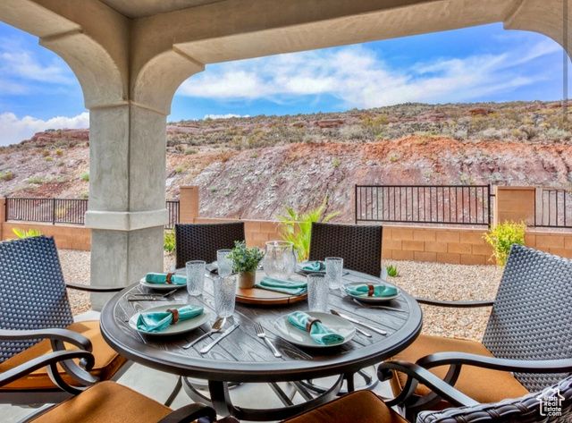 2323 E ESCONDIDO DR, Washington, UT 84780